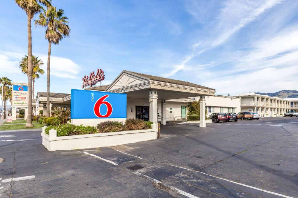 Motel 6 San Rafael Main image 1